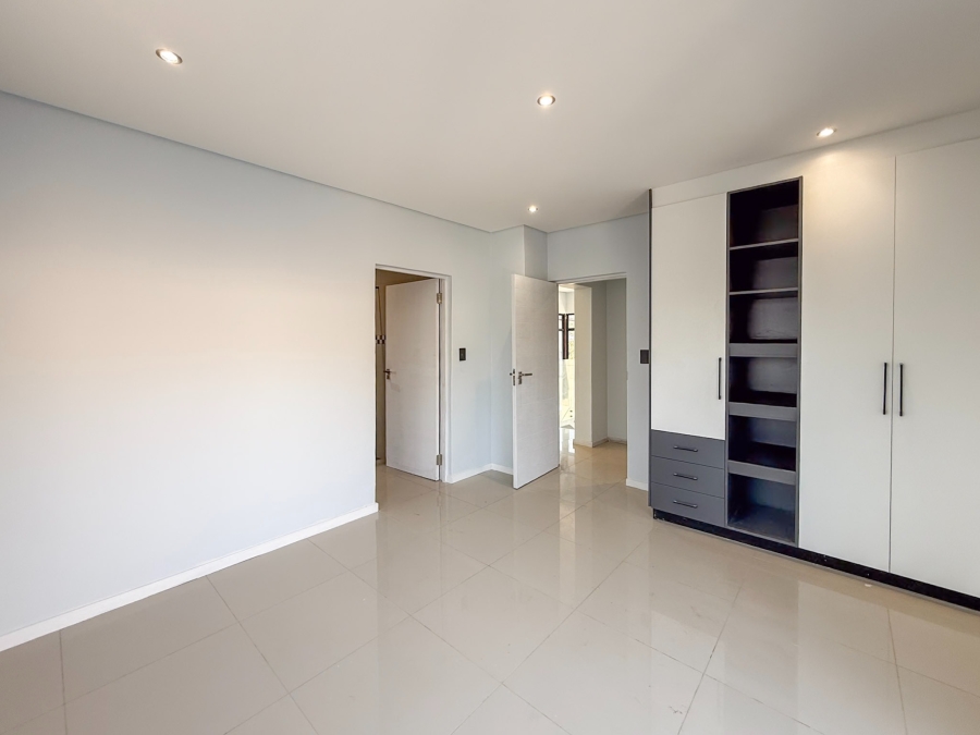 5 Bedroom Property for Sale in Melodie North West